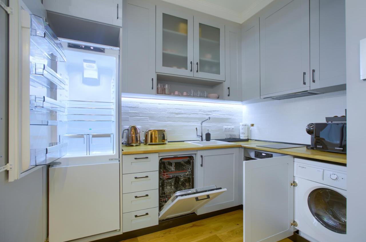 Premium Apartments Lovely 2Bd Near The Parliament Σόφια Εξωτερικό φωτογραφία